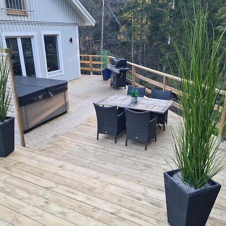 Pinebo Palace Guesthouse Улрицехамн Екстериор снимка