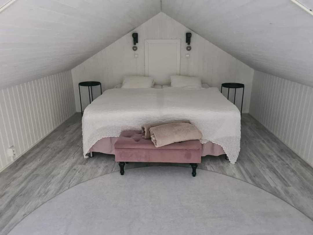 Pinebo Palace Guesthouse Улрицехамн Екстериор снимка